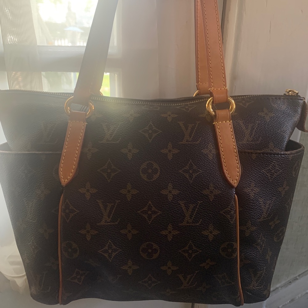100% “AUTHENTIC” LV Totally MM “SOLD”